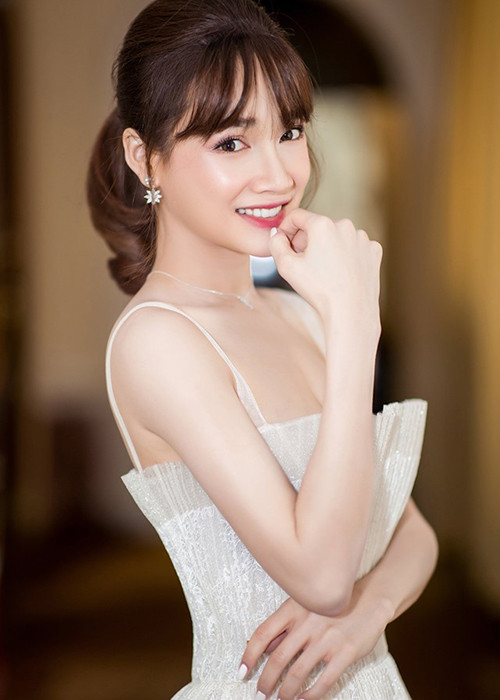 Ông xã của Nhã Phương cũng bận rộn kiếm tiền từ các gameshow.