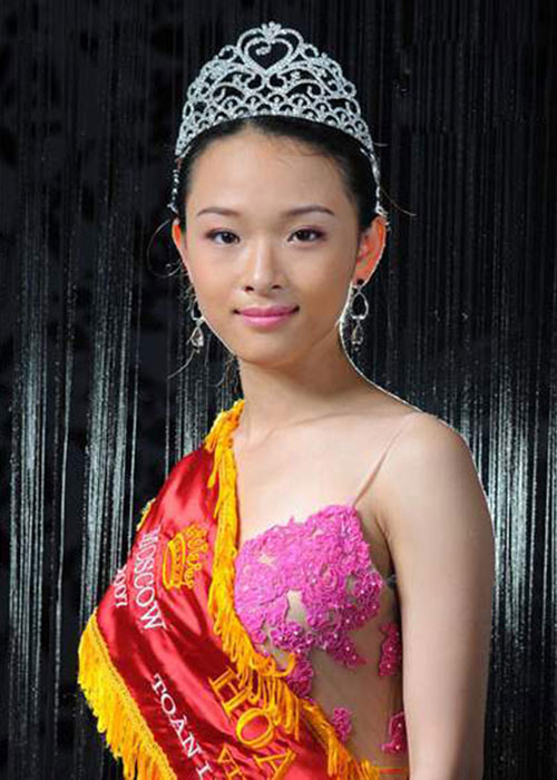 Trong phiên tòa xét xử sáng 26/6/2017, Phương Nga lên tiếng về "hợp đồng tình ái" sau nhiều lần thực hiện quyền im lặng. Nàng hoa hậu khẳng định giữa cô và Cao Toàn Mỹ không có hợp đồng mua bán nhà. Ảnh: Dân Việt