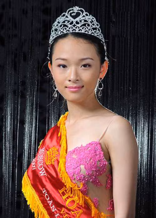 Trong phiên tòa xét xử sáng 26/6/2017, Phương Nga lên tiếng về "hợp đồng tình ái" sau nhiều lần thực hiện quyền im lặng. Nàng hoa hậu khẳng định giữa cô và Cao Toàn Mỹ không có hợp đồng mua bán nhà. Ảnh: Dân Việt