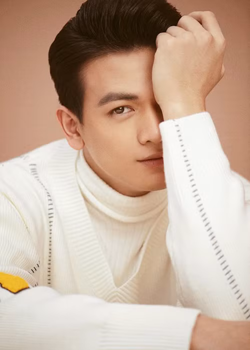 Trước khi làm người mẫu, diễn viên, Xuân Tiền là một võ sĩ Taekwondo.