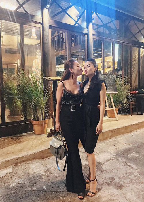 Nữ ca sĩ khoe vóc dáng nóng bỏng. Thu Ngọc và chồng cũ nay coi nhau là bạn.