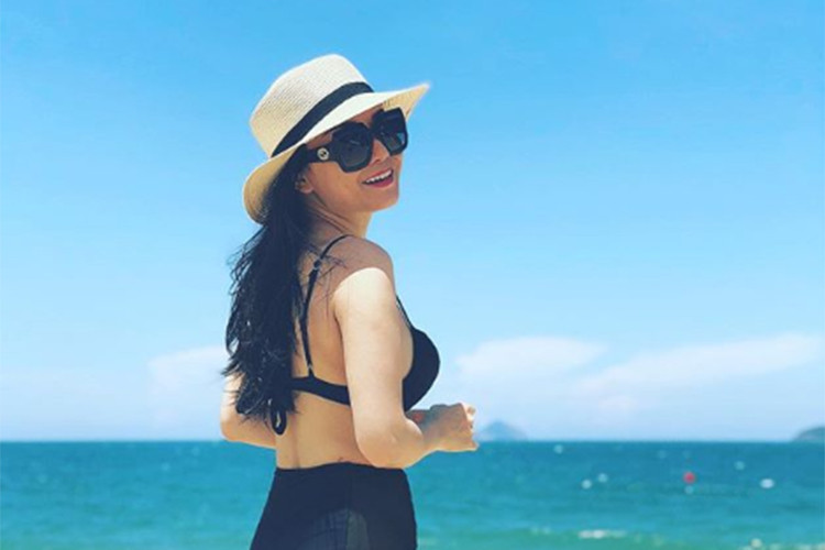 "Tôi không hoàn hảo nên tôi cần phải thay đổi mình nhiều hơn để sẵn sàng cho một cuộc sống mới", nữ ca sĩ chia sẻ thêm.