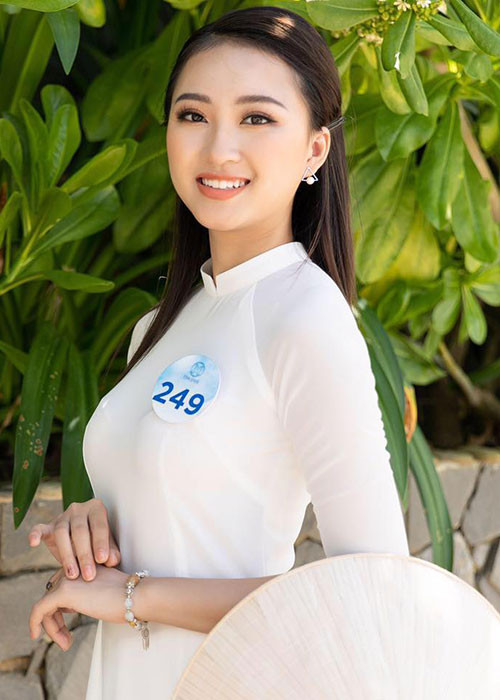 Kim Trà My là thí sinh được bình chọn nhiều nhất ở vòng chung khảo khu vực phía Bắc cuộc thi Miss World Việt Nam 2019. Tính đến ngày 30/7, cô cũng giữ vị trí số 1 trong cuộc đua thí sinh được bình chọn nhiều nhất. Dù gây ấn tượng bởi gương mặt khả ái nhưng Trà My chỉ cao 1m68.