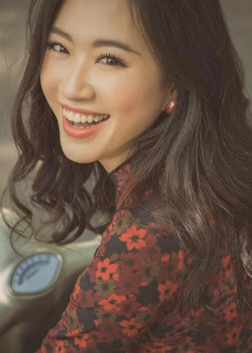 Trần Đình Thạch Thảo cũng là ứng viên sáng giá cho vương miện Miss World Việt Nam 2019. Cô sinh năm 1997, cao 1m75, nặng 53kg, số đo 3 vòng 81-64-90. Thạch Thảo từng là Á khôi 2 của Miss Photo 2017. Với kinh nghiệm làm người mẫu, chân dài sinh năm 1997 được khen có cách tạo dáng chuyên nghiệp, phô diễn trọn vẻ gợi cảm.