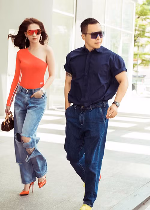 Trong nhiều năm nay, cặp chân dài - ông bầu luôn sát cánh trong công việc lẫn cuộc sống.