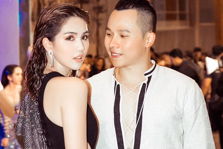 Nếu Ngọc Trinh bị ai đó đá xéo, Khắc Tiệp chẳng ngại xù lông đáp trả để bảo vệ cô.