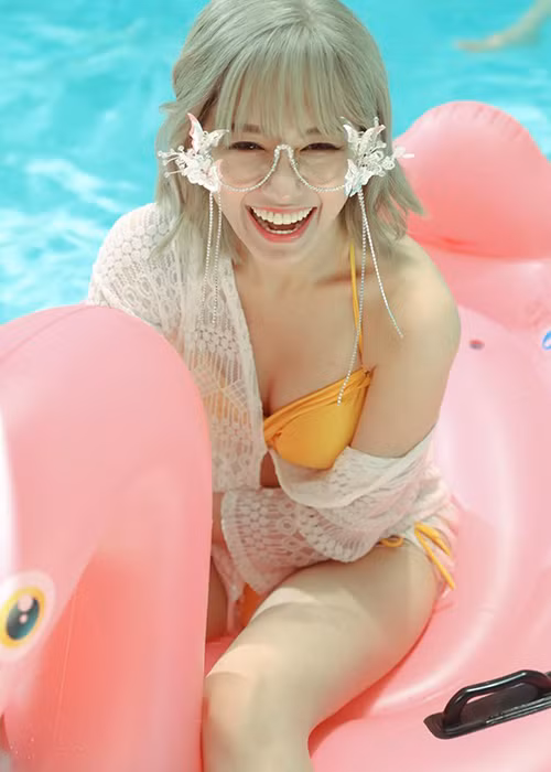 Giọng ca "Anh cứ đi đi" được khen trẻ trung ở độ tuổi 34.