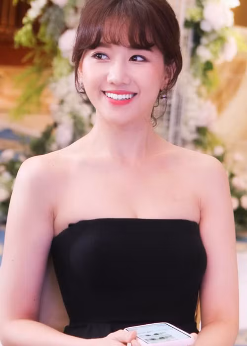 Vẻ gợi cảm của nữ ca sĩ khiến không ít mỹ nhân Việt phải dè chừng.