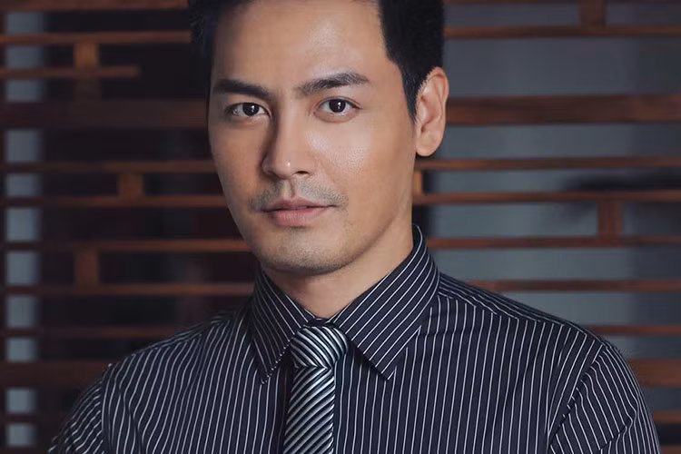 Tháng 7 năm nay, Phan Anh tiếp tục vướng ồn ào. Cụ thể, anh bị cư dân mạng chỉ trích gay gắt vì tỏ ra ít quan tâm đến vụ cháy rừng ở Hà Tĩnh, trong khi từng bày tỏ cảm xúc mãnh liệt khi hay tin cháy nhà thờ Đức Bà ở Paris hồi tháng 4/2019.