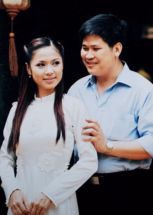 Khi mới bước chân vào con đường nghệ thuật, Việt Trinh có mối quan hệ tình cảm với ông bầu Phước Sang. Ảnh: Vtc