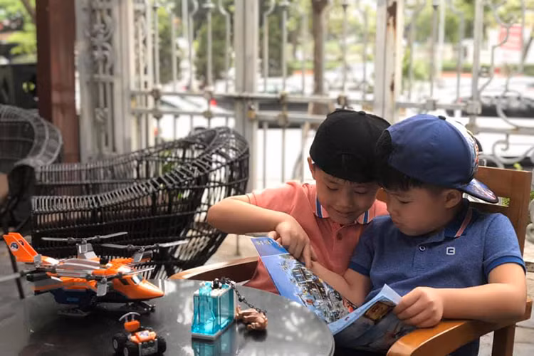 Trung Nghĩa khẳng định dù anh và Hoàng Linh đã ly hôn nhưng vẫn chung tiếng nói trong việc nuôi dạy các con.