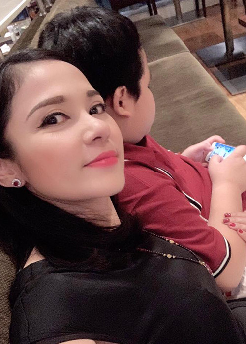 Qua những hình ảnh Việt Trinh chia sẻ, bé Thiện Nhân dường như có sở thích chơi game.