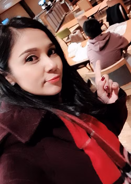 Mới đây, xuất hiện trong một gameshow, Việt Trinh chia sẻ, cô sợ con bị thiệt thòi nên không muốn tái hôn. "Thật sự, tôi không tự tin lập gia đình lần nữa, từ bây giờ cho đến khi nhắm mắt lìa đời”, nữ diễn viên cho hay.