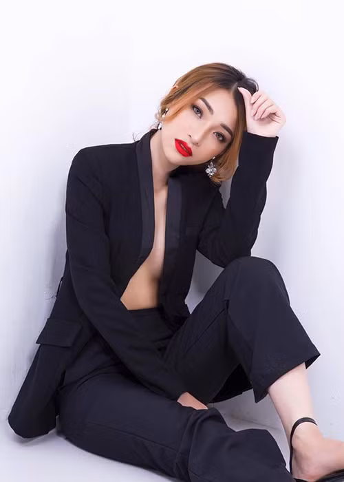 Sau khi chia tay, Yến Hana và Kin Nguyễn cùng tham gia các thử thách nhạy cảm trong chương trình tai tiếng Dare Pong.