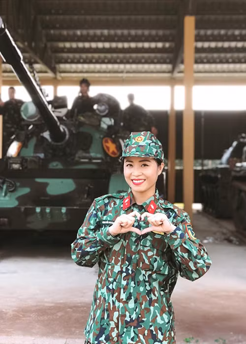 Hoàng Linh là một trong những MC gắn bó lâu nhất với chương trình "Chúng tôi là chiến sĩ".