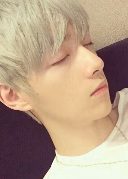 Tuy biết rõ nhà sản xuất dùng Vương Tư Thông và Vương Triết để PR cho chương trình nhưng cư dân mạng vẫn dành sự chú ý cho Vương Triết.