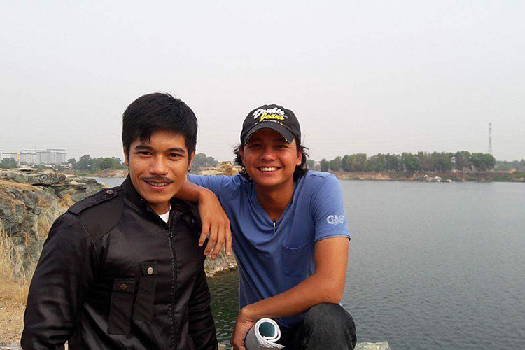 Sau khi bố qua đời, Vũ Thủy tiếp quản công việc để hoàn thành tâm nguyện của bố.