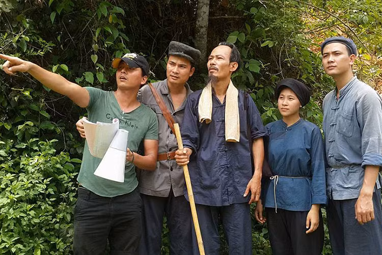 Đạo diễn phim "Cậu Vàng" được bố vợ chỉ bảo tận tình trong từng bước đi trên con đường nghệ thuật. Ảnh: Yeah1