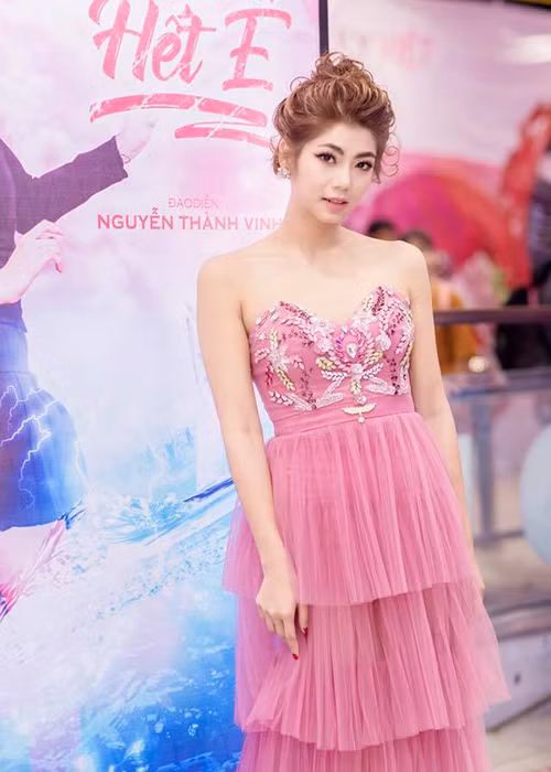 Sau tin đồn hẹn hò chồng cũ của Trương Quỳnh Anh, Đàm Phương Linh nhận được sự chú ý của đông đảo khán giả.