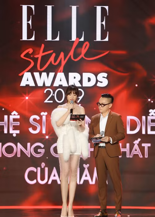 Về lùm xùm đọc tên Châu Bùi thành từ nhạy cảm, Hari Won chọn cách giữ im lặng.