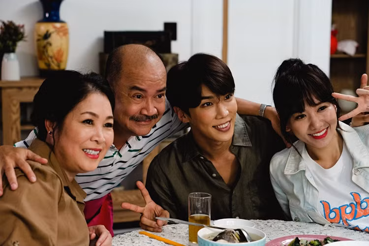 “Khi anh ấy hôn Lan Ngọc tôi đâu có ghen", Hari Won hài hước chia sẻ thêm. Ảnh: Vnmedia