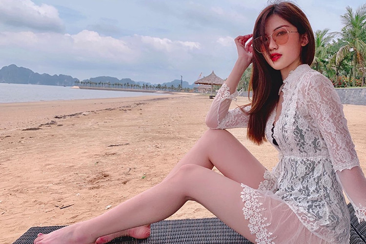 Diễn viên Lương Thanh sở hữu gương mặt xinh đẹp, vóc dáng gợi cảm.