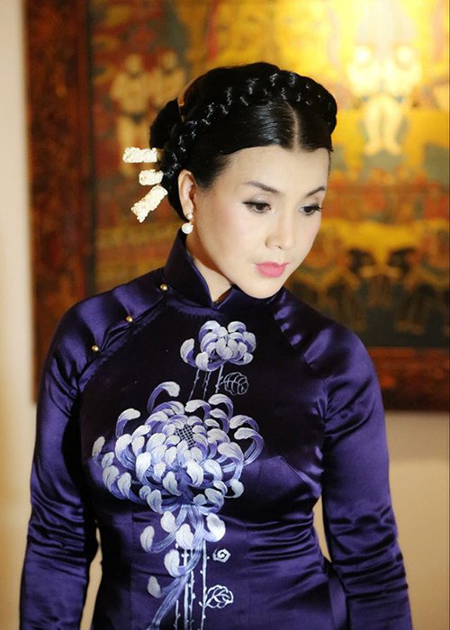 Lan Hương khẳng định ngoài phẫu thuật hạ gò má thì mắt, mũi, môi, cằm của cô đều là tự nhiên, không chỉnh sửa.