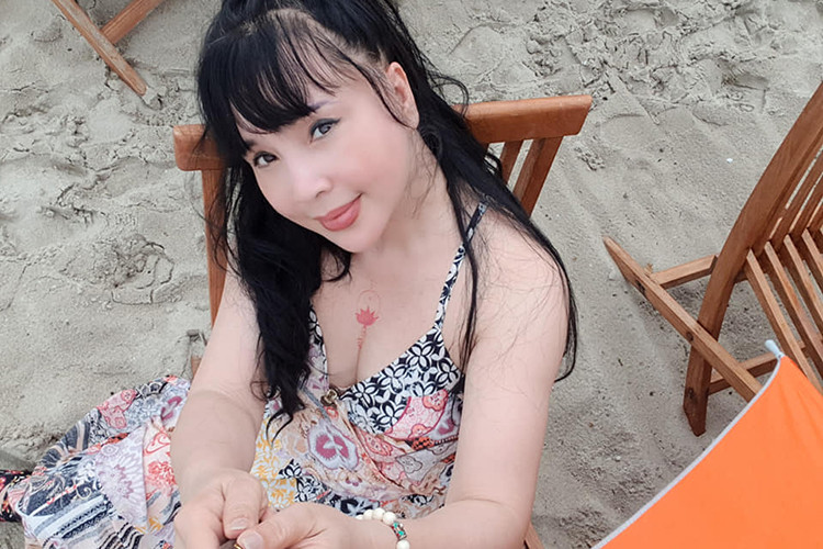 Ở tuổi U50, nữ diễn viên phim "Em bé Hà Nội" khoe ảnh gợi cảm bất ngờ.