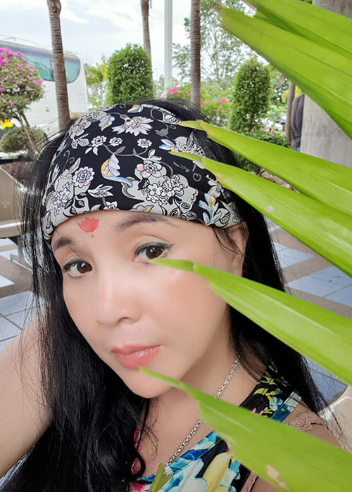 Khuôn mặt hiện tại của nghệ sĩ Lan Hương có đôi phần khác trước, thon gọn chứ không bầu bĩnh như xưa.