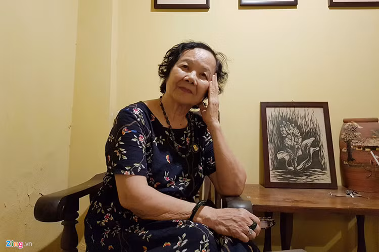 Nghệ sĩ Đức Lưu kết hôn với Giáo sư - Tiến sĩ Trần Hạ Phương. Hiện tại, bà tìm niềm vui bên con cháu đều thành đạt. Ảnh: Zing