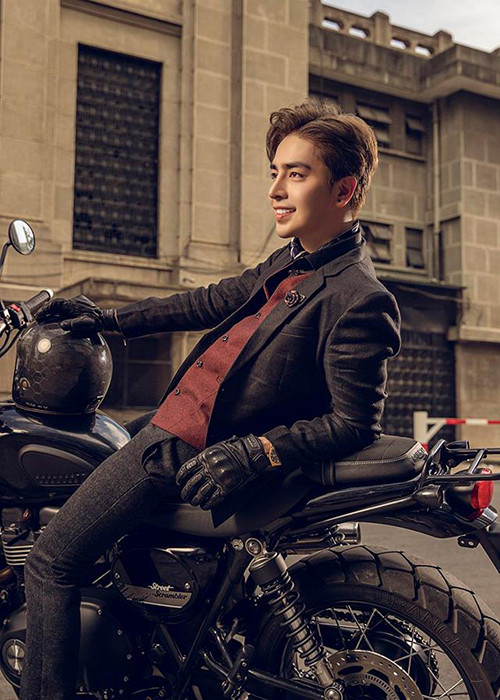 Gu thời trang của chồng Thu Thủy được khen ngợi trẻ trung, cá tính.