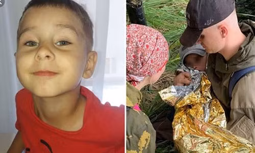 Be 3 tuoi song sot ky dieu khi mot minh trong rung day gau, cho soi