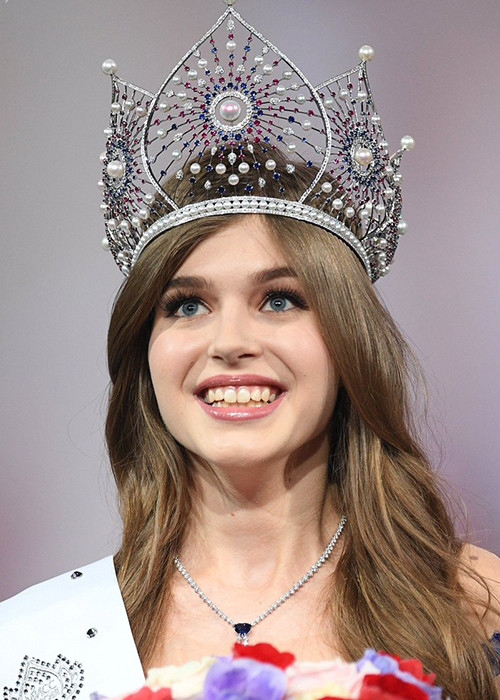 Alina Sanko là đại diện của Nga tại cuộc thi Miss World năm nay. Alina cao 1m75, sở hữu gương mặt xinh đẹp như búp bê. Cô hiện là sinh viên ngành kiến trúc.