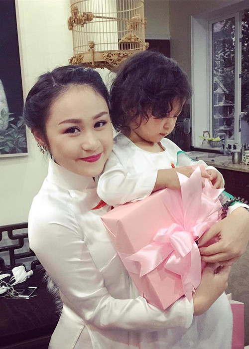 Thiện Thanh - con gái của diva Thanh Lam và nhạc sĩ Quốc Trung sở hữu vẻ đẹp trong trẻo, ngọt ngào.