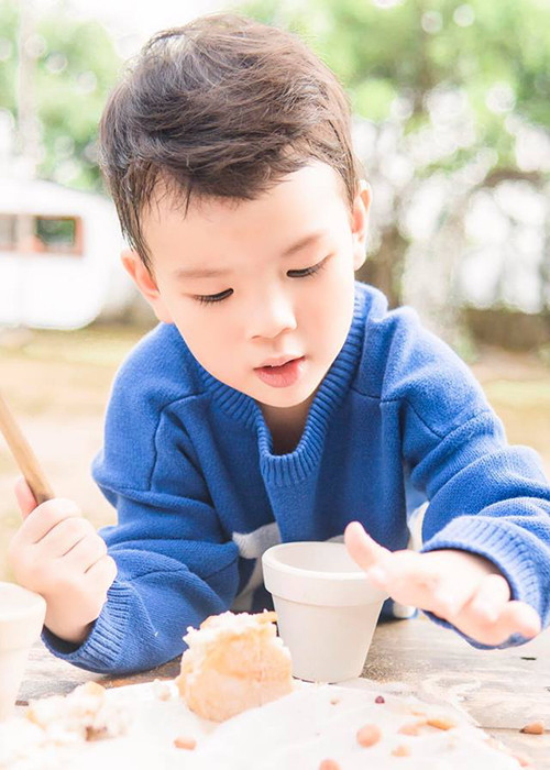 Năm 2 tuổi, con trai của Thu Thủy mới chính thức lộ diện trước công chúng.