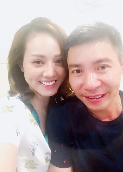 Dù kín tiếng nhưng khi hẹn hò bất kì ai, Công Lý cũng đều công khai. Trong mối quan hệ với Ngọc Hà, anh chia sẻ thông tin vào tháng 10/2016.