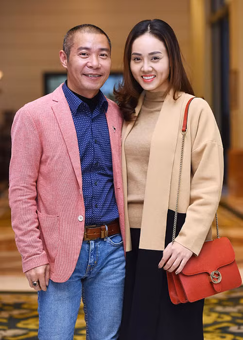 Cặp đôi dính như sam tại các sự kiện lớn nhỏ lẫn đời thường.