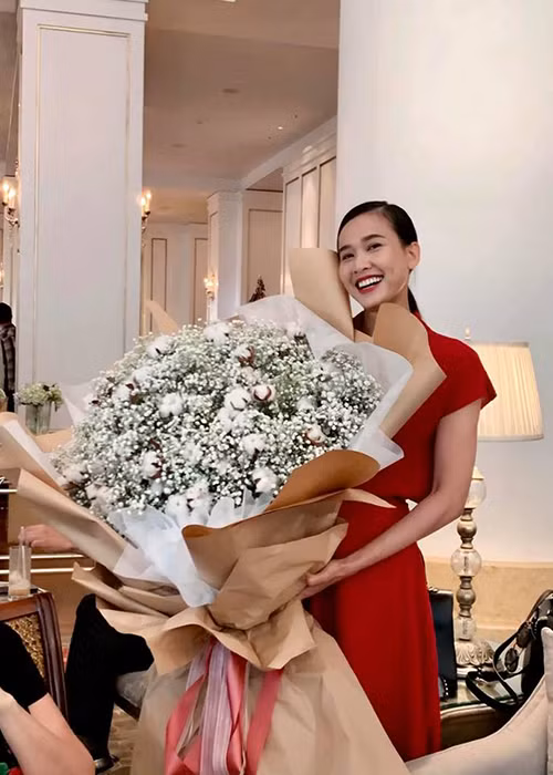 Nguồn tin tiết lộ bạn trai mới của Dương Mỹ Linh năm nay 46 tuổi, là Việt kiều Mỹ.