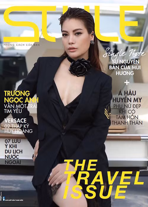 Trương Ngọc Ánh giữ được vóc dáng thon gọn nhờ tập luyện.