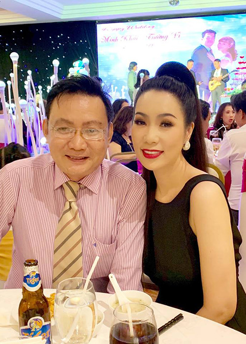 Nam doanh nhân Trấn Phương cũng luôn ủng hộ vợ hoạt động nghệ thuật, thậm chí còn có những góp ý cho vợ.