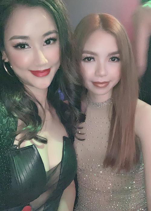 Cô đến nay vẫn giấu danh tính và hình ảnh bố của con gái.