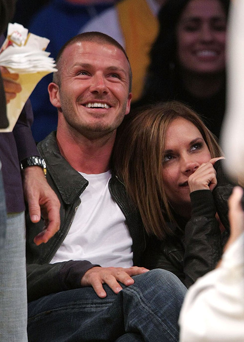 Trong những năm trở lại đây, Victoria tạo phong cách riêng với gương mặt lạnh lùng thậm chí khi ở bên ông xã.