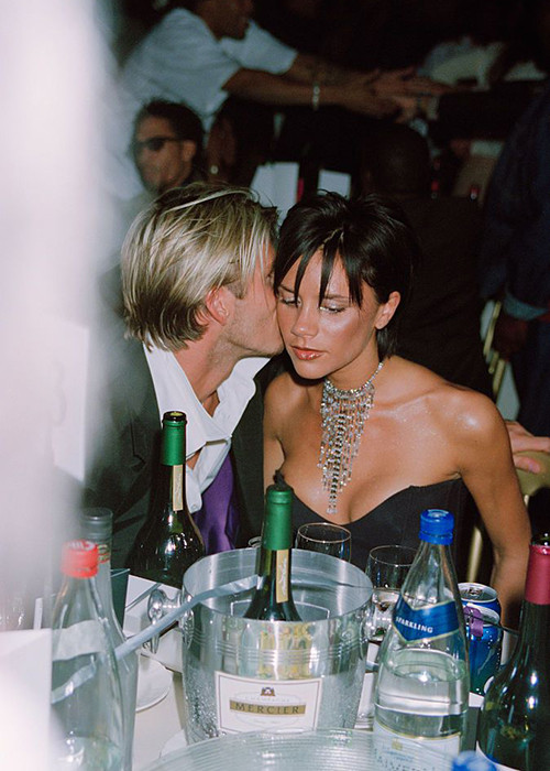 Năm 1999, Victoria hạ sinh con trai đầu lòng đồng thời tổ chức đám cưới với David Beckham.