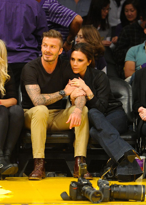 Việc kiệm nụ cười của Victoria không ít lần khiến cô bị đồn tình cảm với David Beckham rạn nứt.