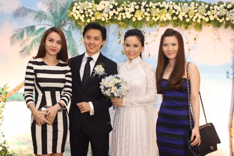 "Chồng cũ của tôi là một người rất thích im lặng. Tôi thì nóng tính, khi có vấn đề chỉ muốn hai người ngồi cùng nhau để trao đổi nhưng anh ấy lại không thích như thế. Khi cãi nhau, anh có thể qua bạn ở mấy ngày, để tôi bơ vơ ở Mỹ. Đó là điều tôi ghét nhất khi ở bên anh. Tôi tự hỏi tại sao những lúc cần nhất thì anh lại chạy trốn", Thu Ngọc nói. Ảnh: 24h