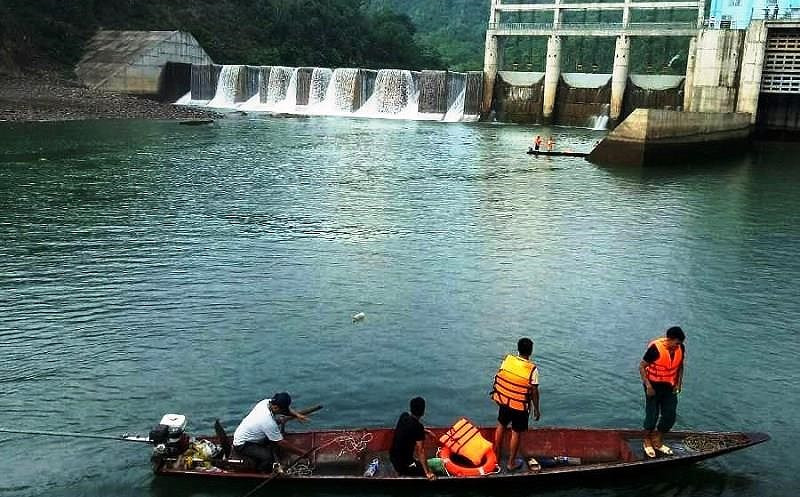 2 can bo bi khoi to vu xa nuoc thuy dien lam chet dan-Hinh-2