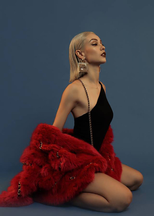 Mlee có vẻ đẹp khác biệt khi mang dòng máu lai Việt - Pháp.