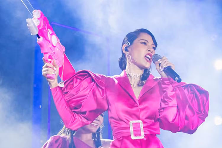 Năm 2017, tình cũ của Cường Seven chính thức lấn sân ca hát khiến người hâm mộ bất ngờ.