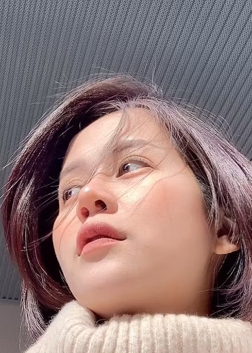 Cách đây 1 năm, An Nguy bị ném đá vì công khai hẹn hò Kiều Minh Tuấn - nam diễn viên sống chung với Cát Phượng trong nhiều năm. Khi ồn ào nóng lên, Kiều Minh Tuấn lại khẳng định chỉ say nắng An Nguy. Về phía mình, An Nguy phản pháo. Theo An Nguy, chuyện tình cảm của cô và Kiều Minh Tuấn là thật, đồng thời tố Cát Phượng dàn dựng scandal.