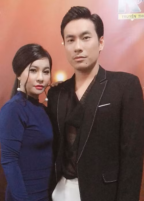 Không ai rõ thực hư tình cảm của Cát Phượng và Kiều Minh Tuấn nhưng qua hình ảnh được chia sẻ, mối quan hệ giữa hai người dường như vẫn tốt đẹp.